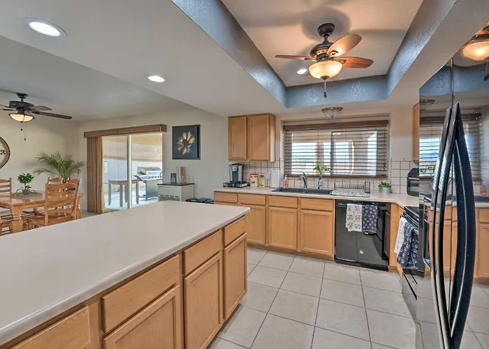 2 Mi To Dtwn: Havasu Oasis W/ Pool Holiday home Lake Havasu City